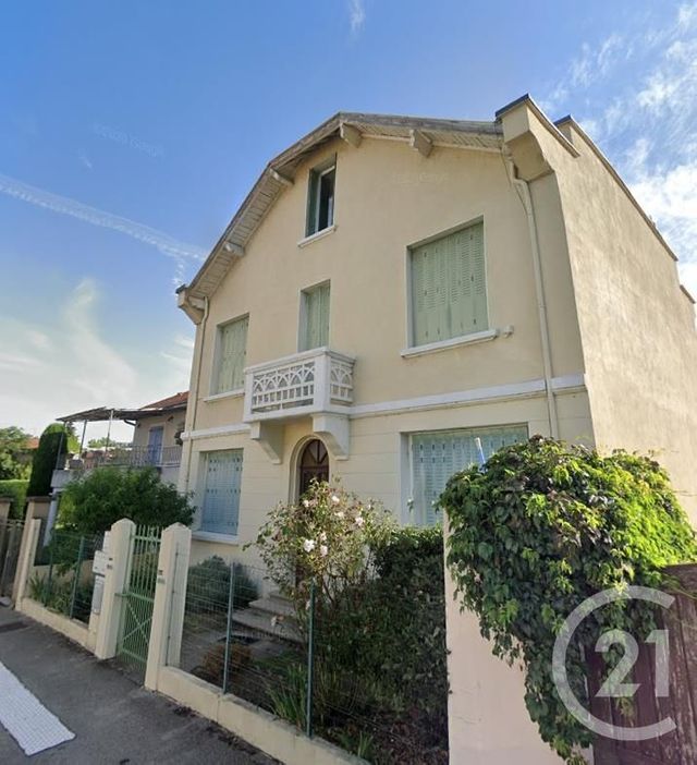 Appartement Duplex à louer - 5 pièces - 131.0 m2 - VILLEURBANNE - 69 - RHONE-ALPES - Century 21 Le 7 De Coeur