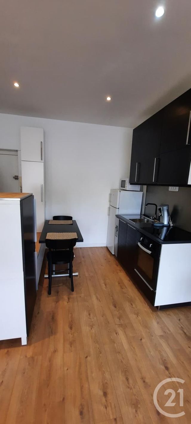 Appartement T1 à louer - 1 pièce - 32.0 m2 - VILLEURBANNE - 69 - RHONE-ALPES - Century 21 Le 7 De Coeur